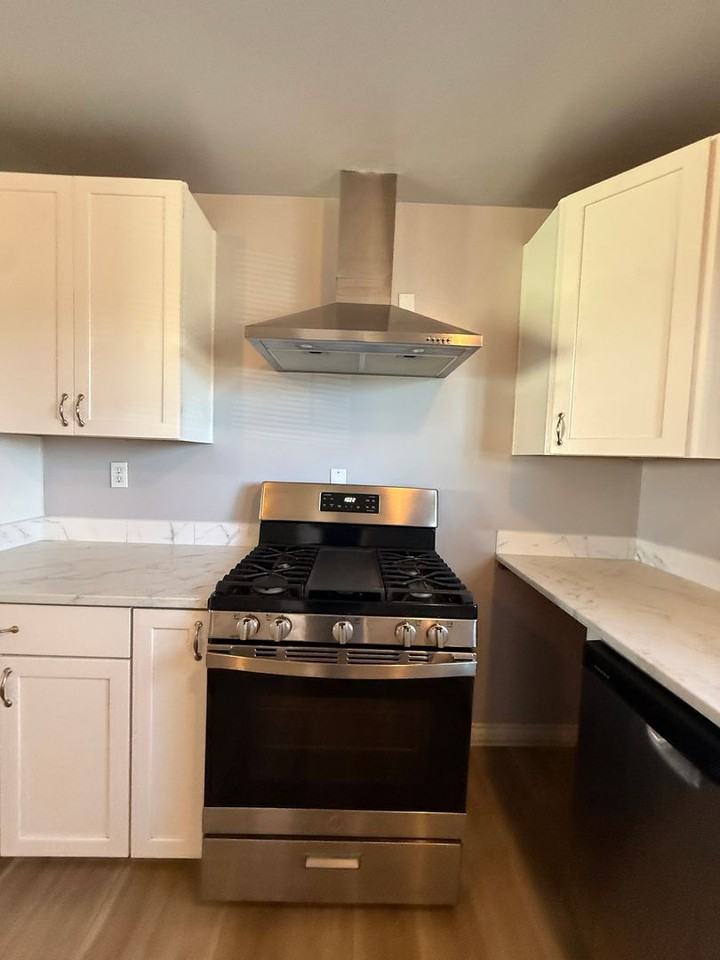 M12150 - Photo 7 of 50