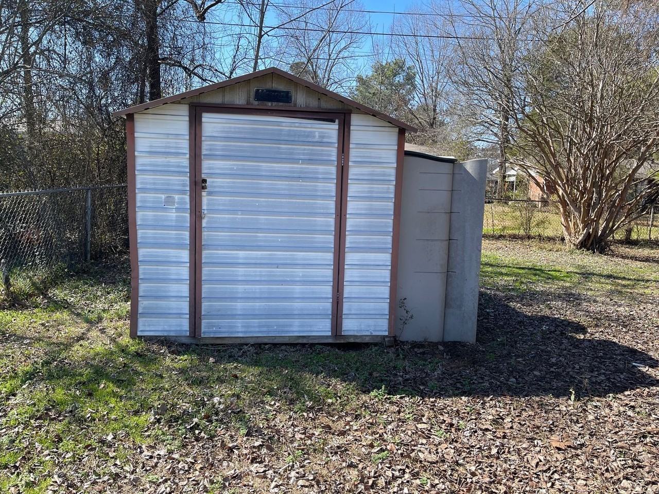 1101 Lehman Dr - Photo 3 of 16