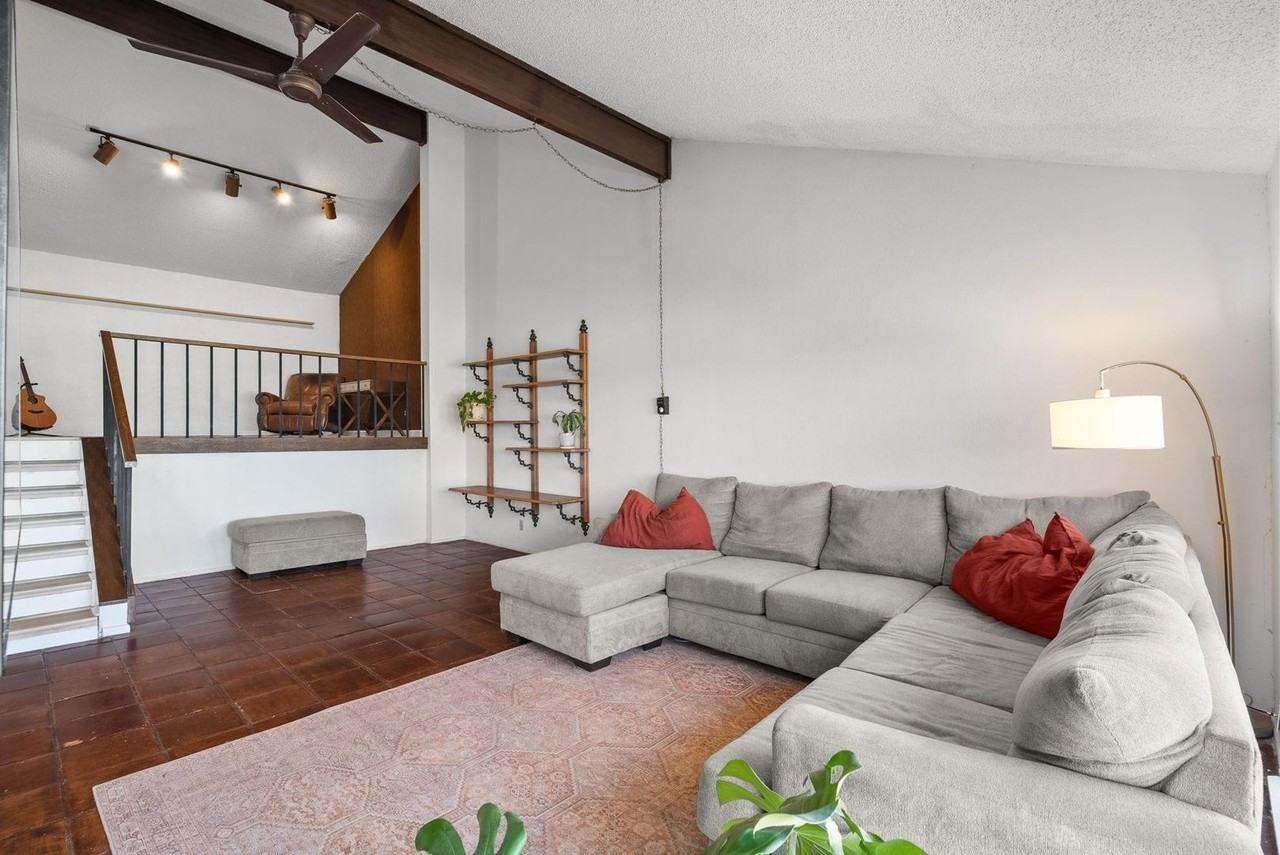 8504 Fairway Dr - Photo 5 of 31