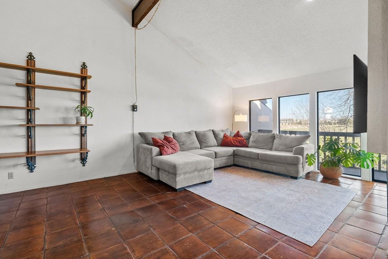 8504 Fairway Dr - Photo 6 of 31