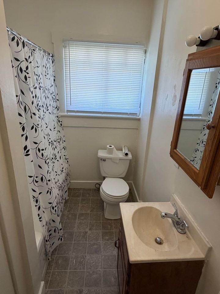 635 Forest Ave - Photo 4 of 11