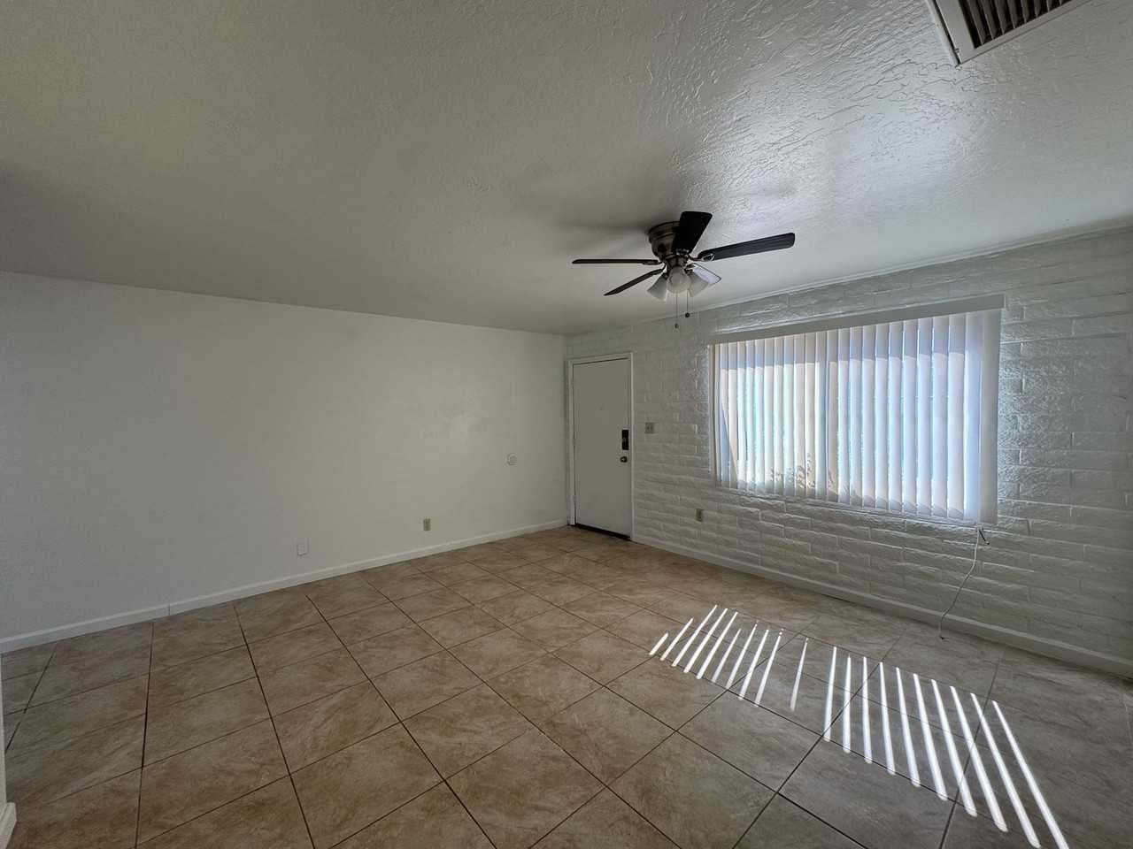 2635 N Dodge Blvd - Photo 2 of 10