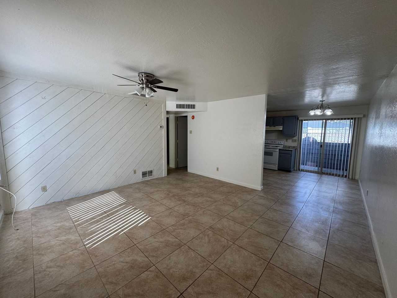 2635 N Dodge Blvd - Photo 3 of 10