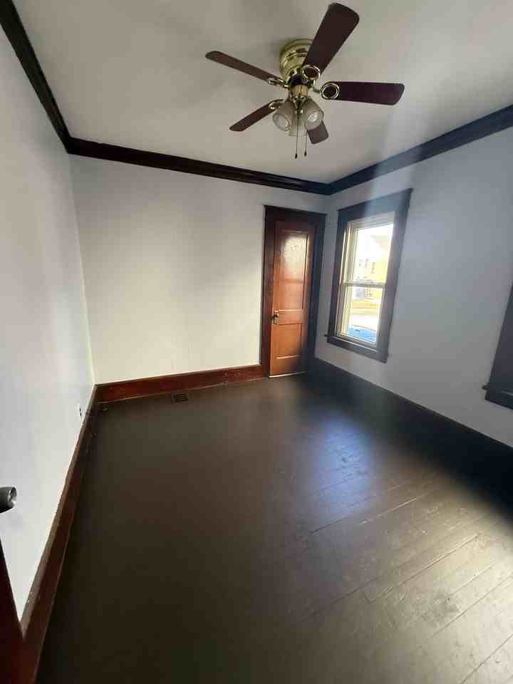 4719 E 94th St - Photo 4 of 11