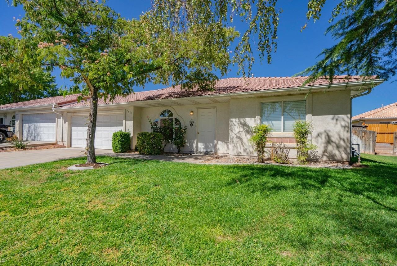 2587 E 610 N - Photo 2 of 43