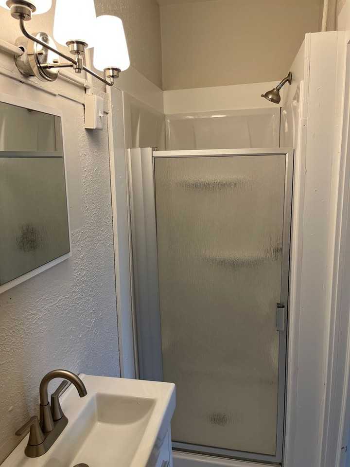 1105 Main St - Photo 6 of 9