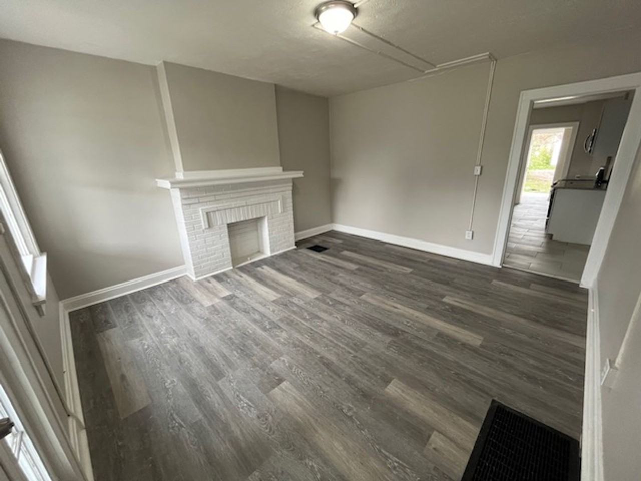 87-97 Burgess - Photo 6 of 50