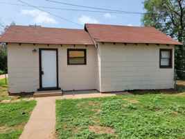 featured image of 1421 1/2 Wallace St