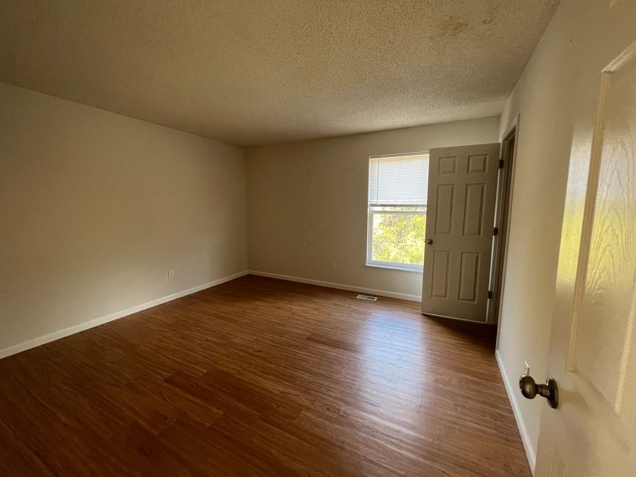 229 Old Highway 100 - Photo 2 of 20