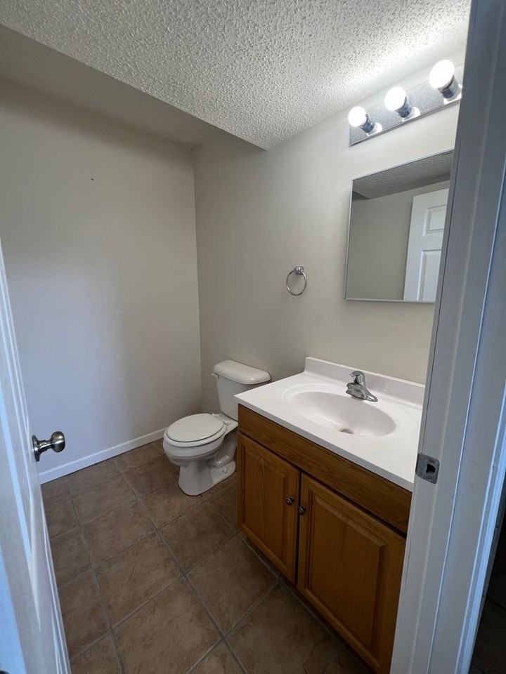 229 Old Highway 100 - Photo 4 of 20