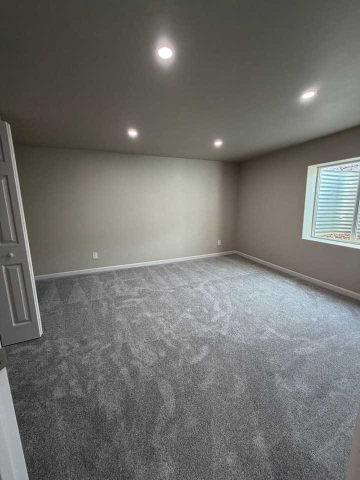 3950 1/2 Sky Ranch Dr - Photo 4 of 9