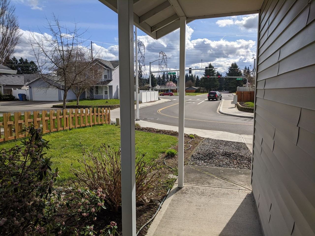 12422 Ne 19th St - Photo 2 of 10