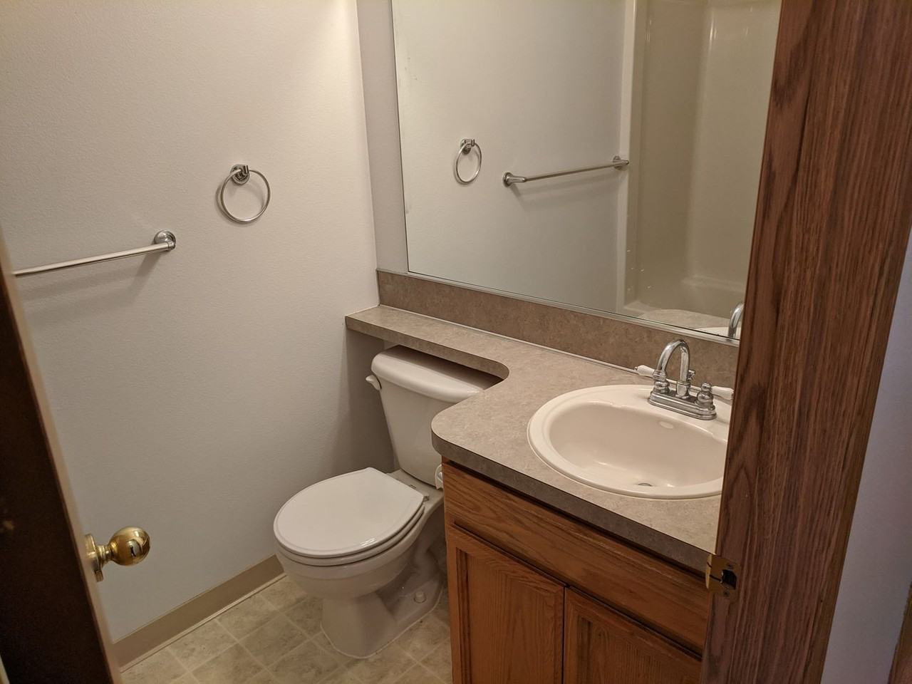 12422 Ne 19th St - Photo 6 of 10