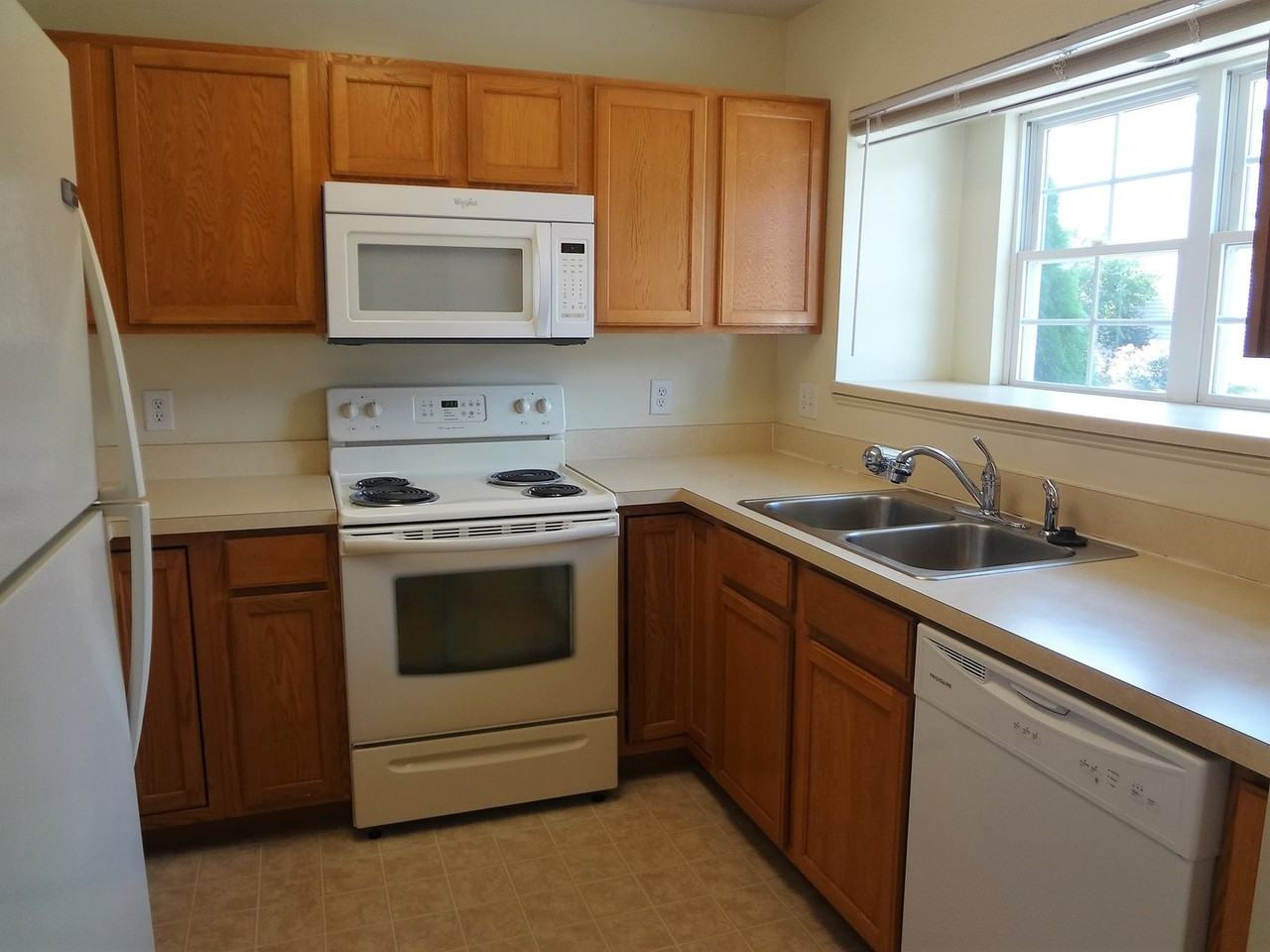 2442 Millwood Loop - Photo 2 of 14