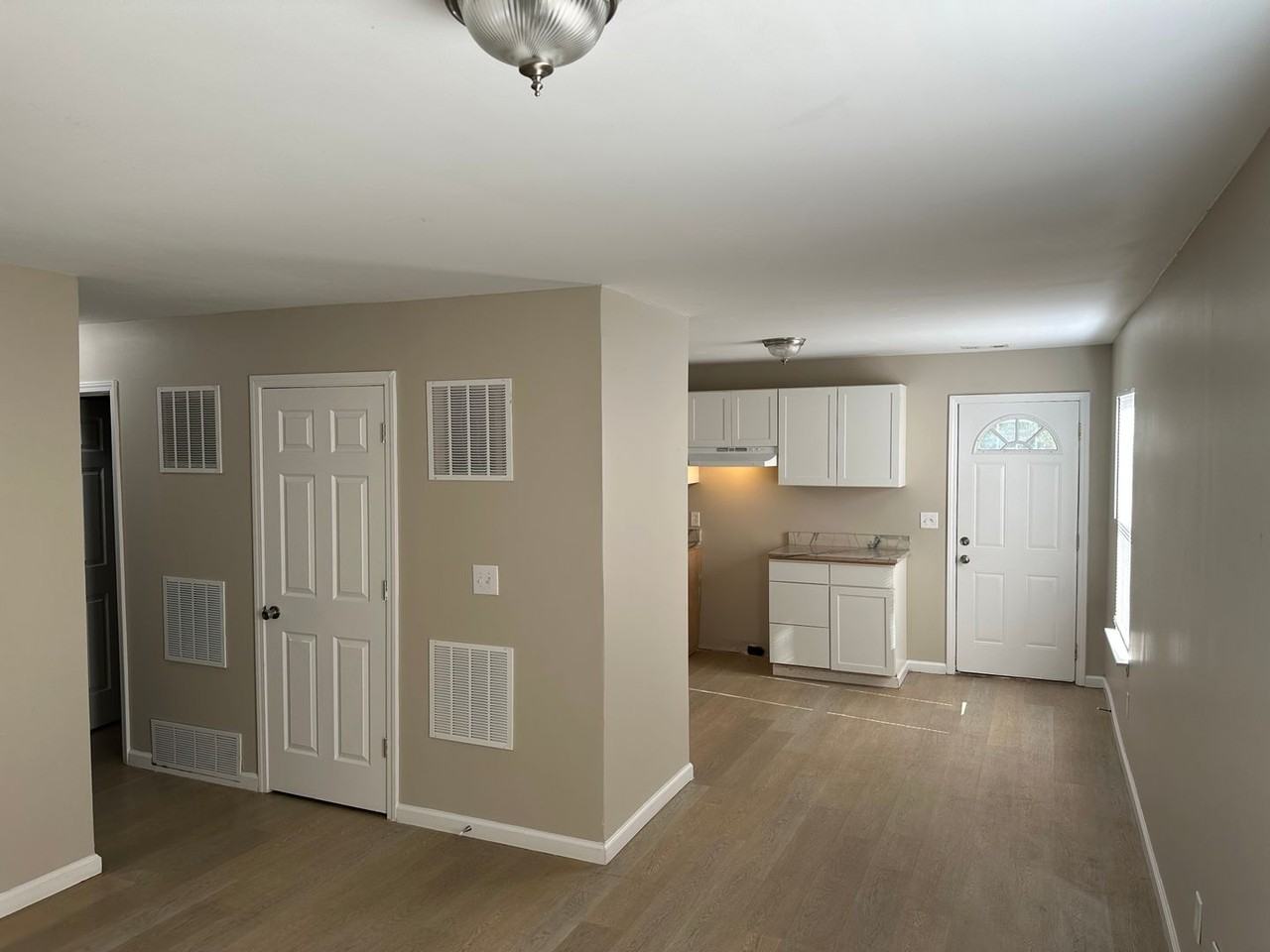 399 Arthur St - Photo 5 of 9