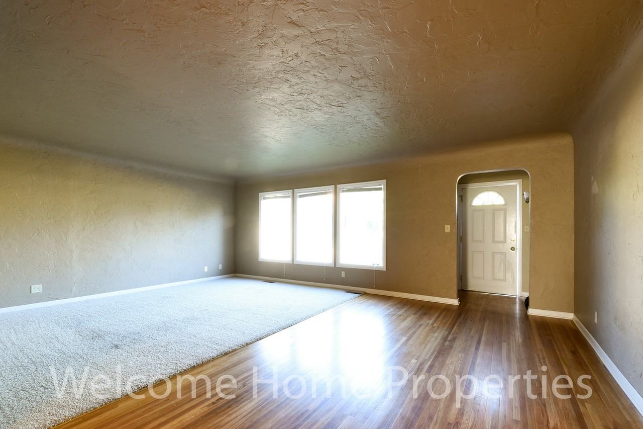 24 Se 4th St - Photo 5 of 23