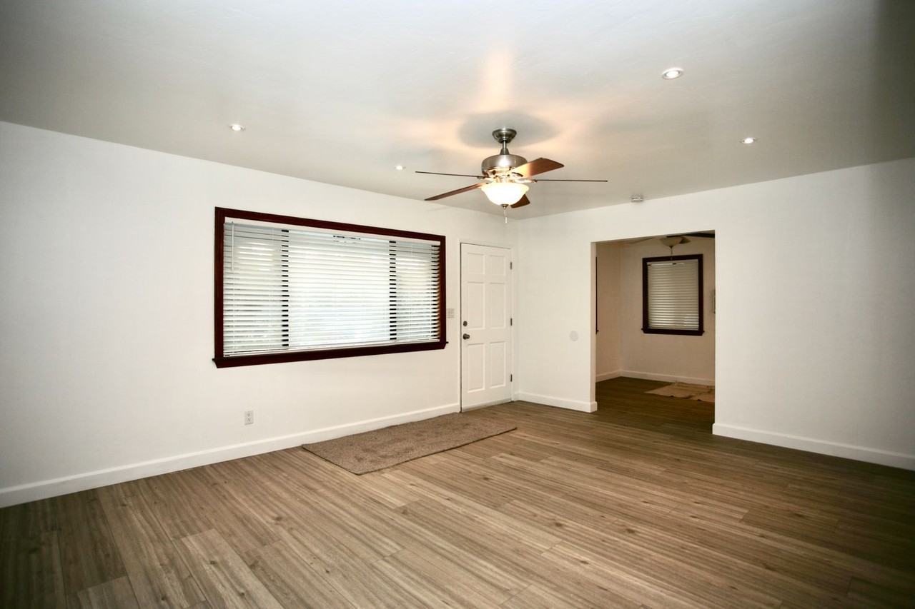 9275 Single Oak Dr - Photo 5 of 15