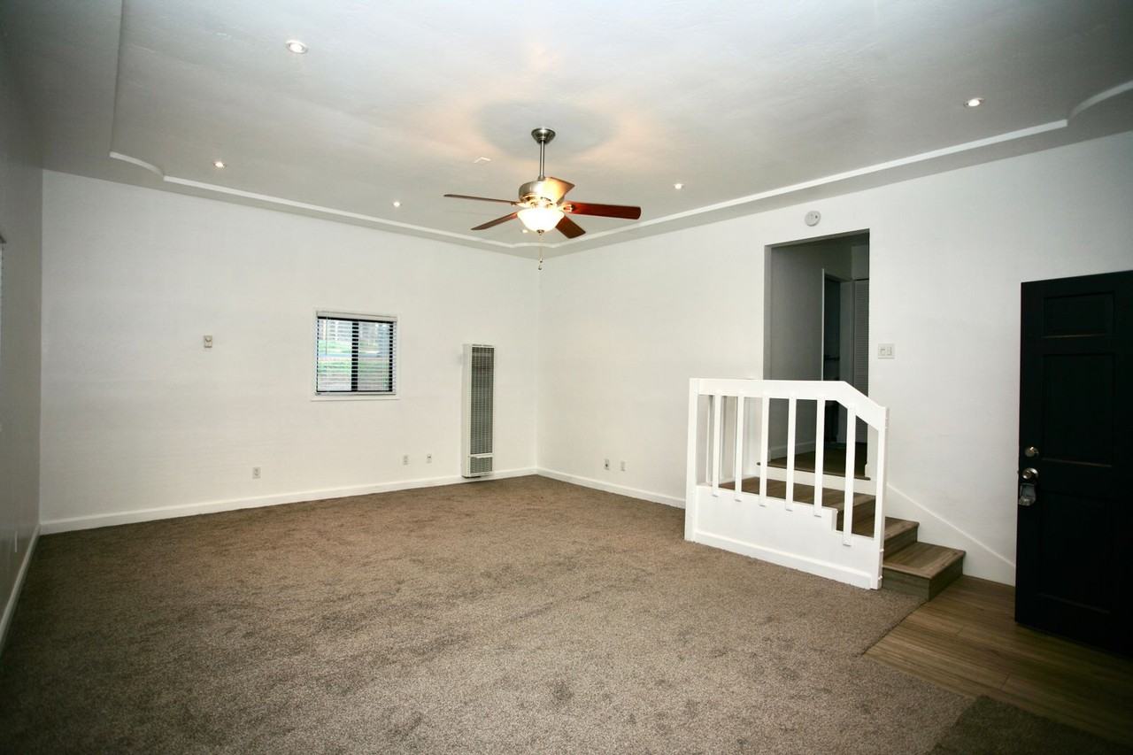 9275 Single Oak Dr - Photo 6 of 15