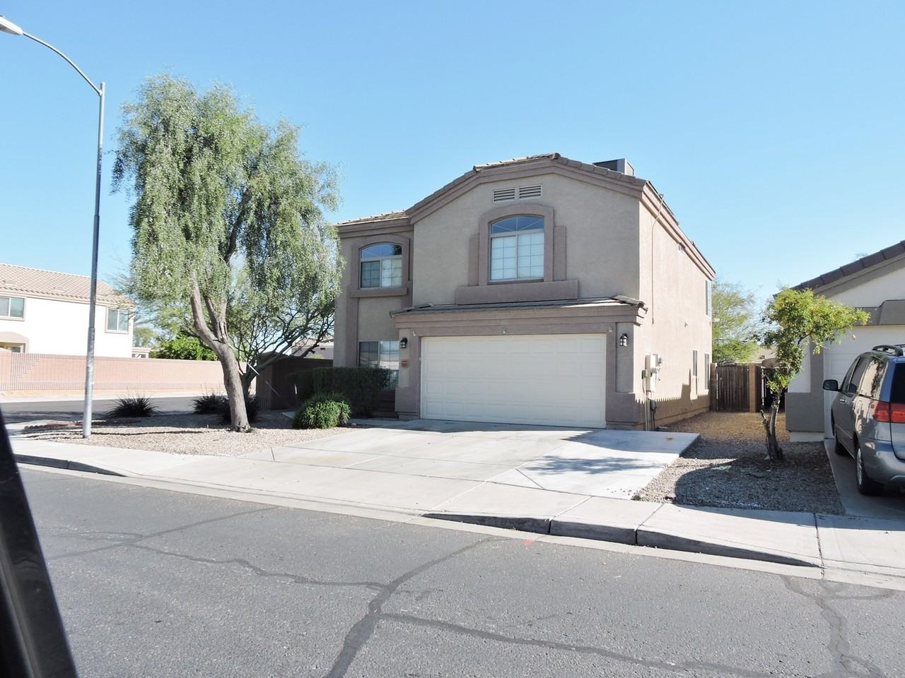 13007 W Mandalay Ln - Photo 3 of 43