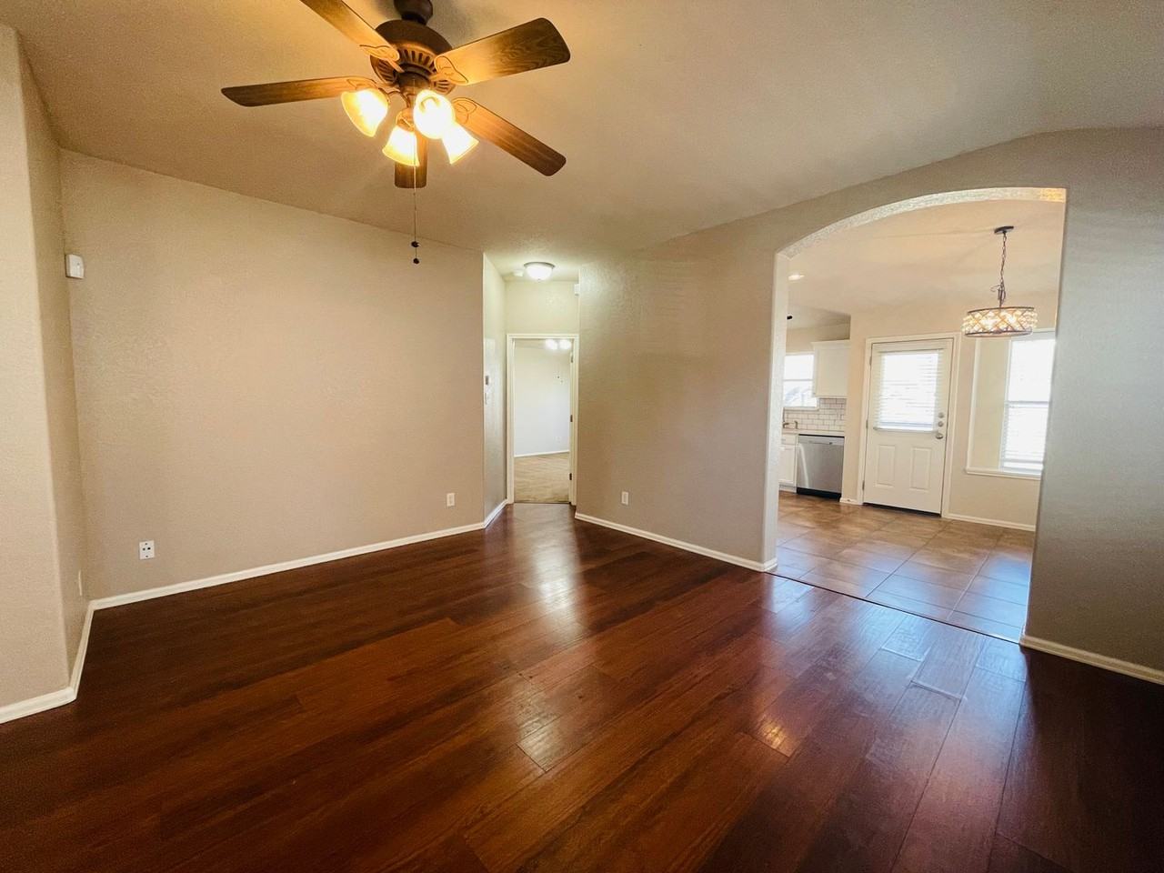 10115 Roseangel Ln - Photo 4 of 21