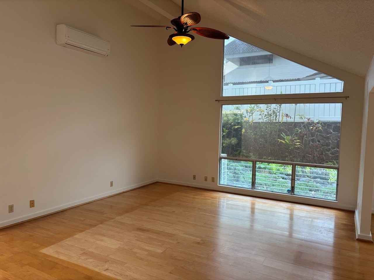 177 Pinana St - Photo 4 of 25