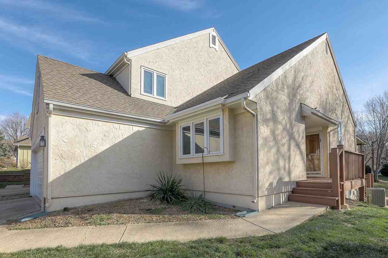 11409 W 112th Ter - Photo 4 of 41