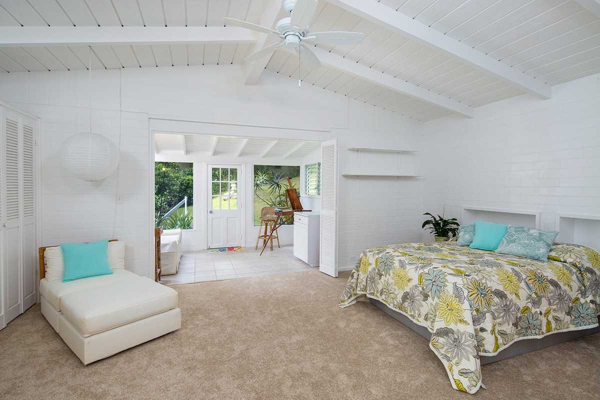 957 Aalapapa Dr - Photo 3 of 17