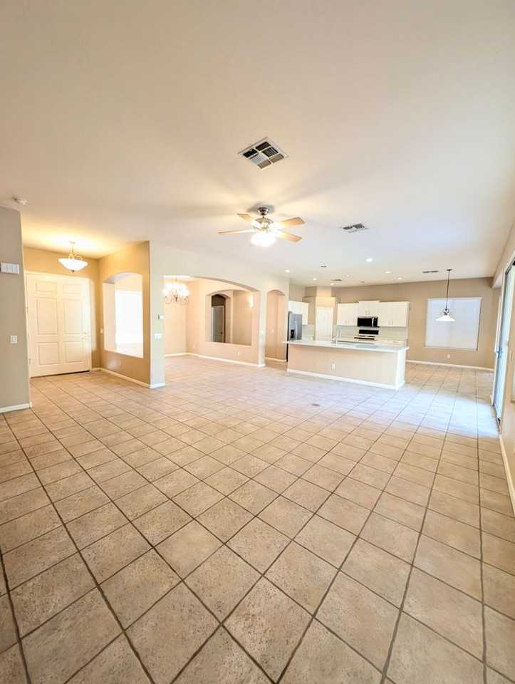 3424 E Page Ave - Photo 5 of 33