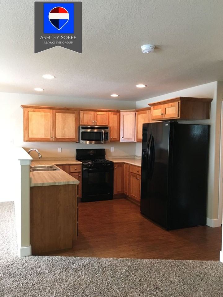 6834 Umpqua River Rd - Photo 2 of 11