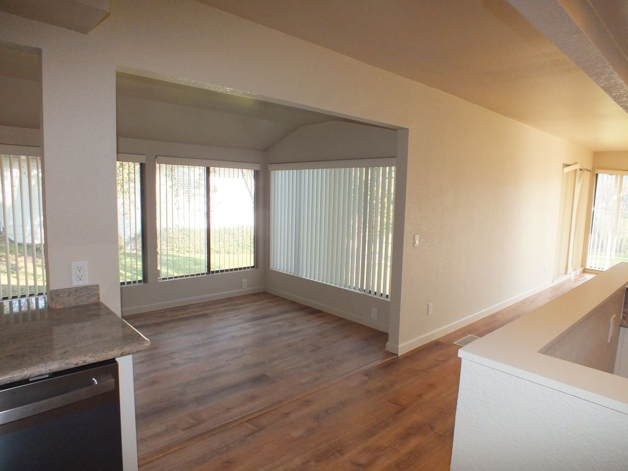 3471 Cambridge Rd - Photo 6 of 16