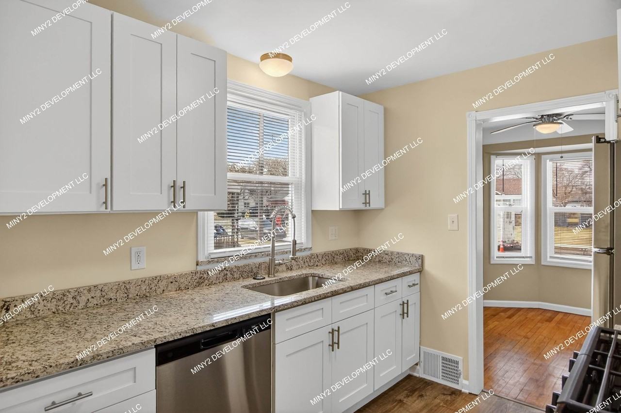 21090 La Salle Blvd - Photo 7 of 30