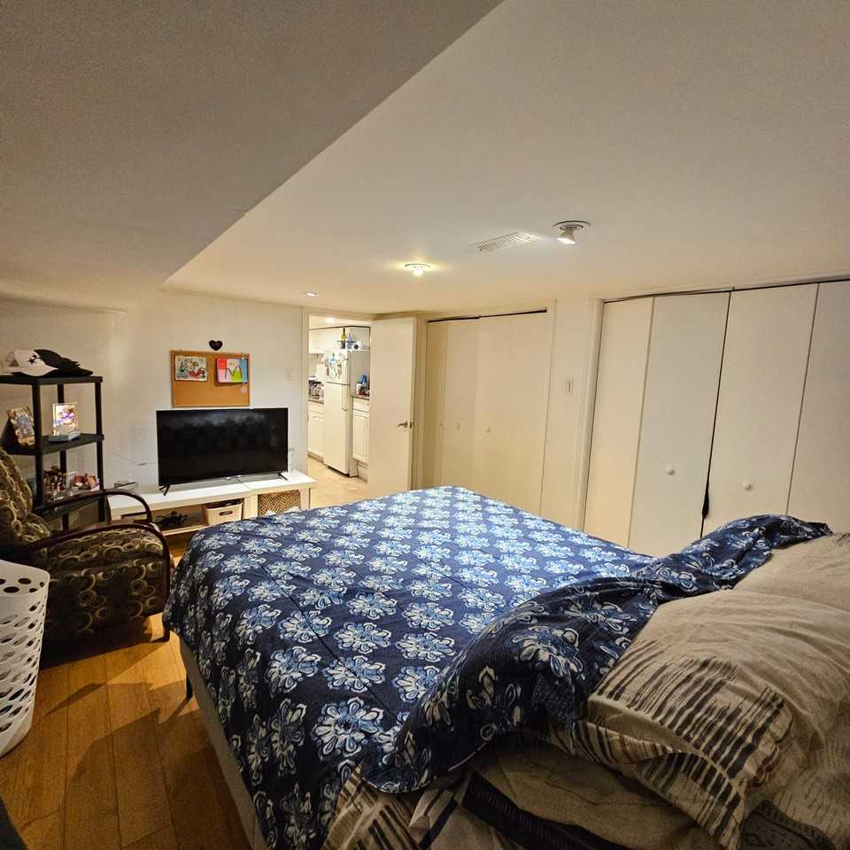 955 Lansdowne Avenue #1 - Photo 5 of 15