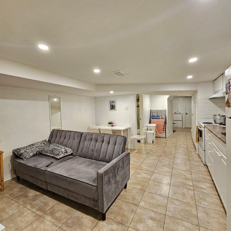 955 Lansdowne Avenue #1 - Photo 7 of 15