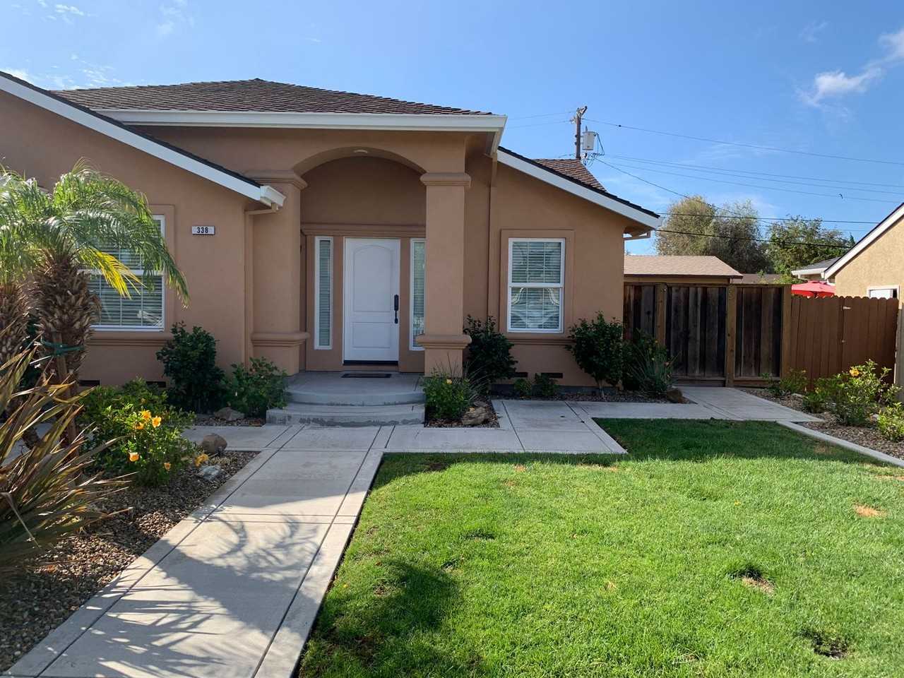 338 W 20th St - Photo 2 of 25