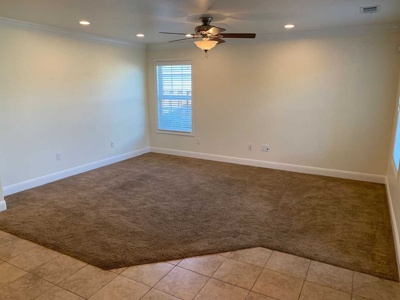 338 W 20th St - Photo 4 of 25