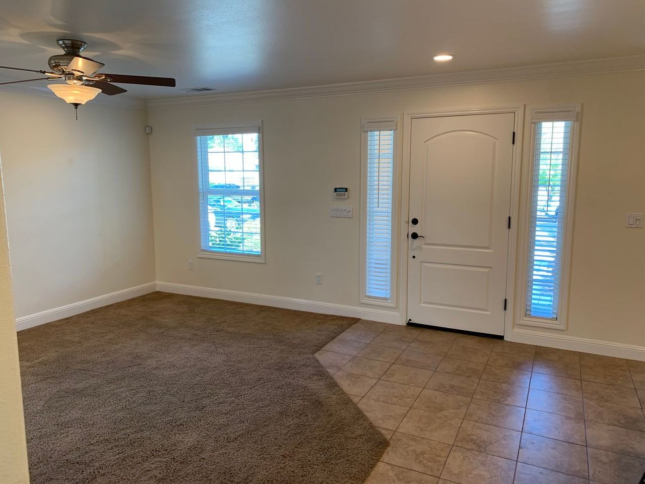 338 W 20th St - Photo 5 of 25