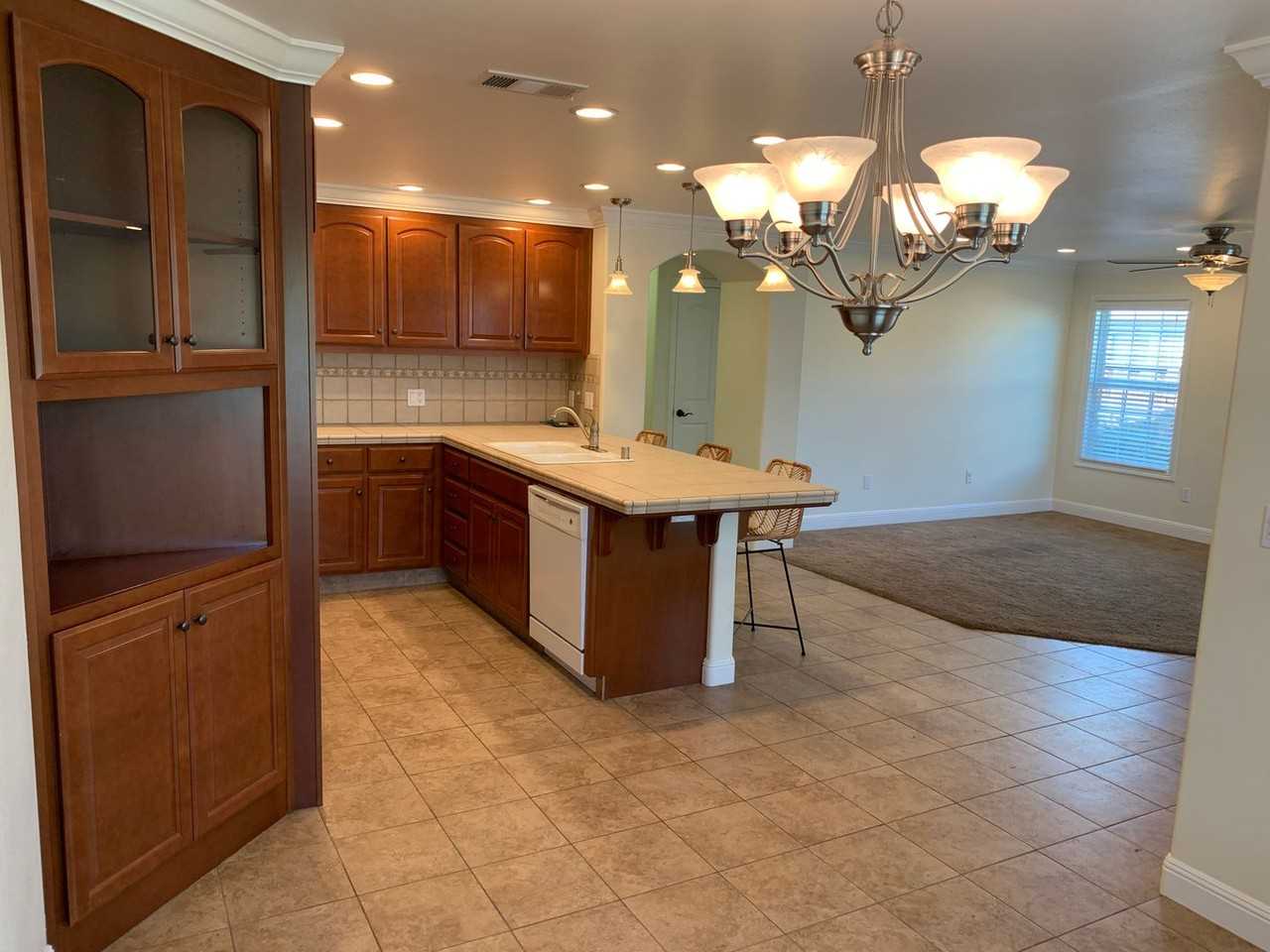 338 W 20th St - Photo 6 of 25