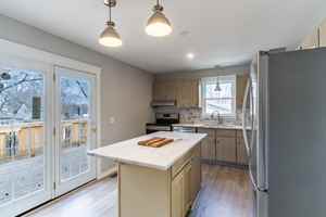 featured image of 2410 Albion St