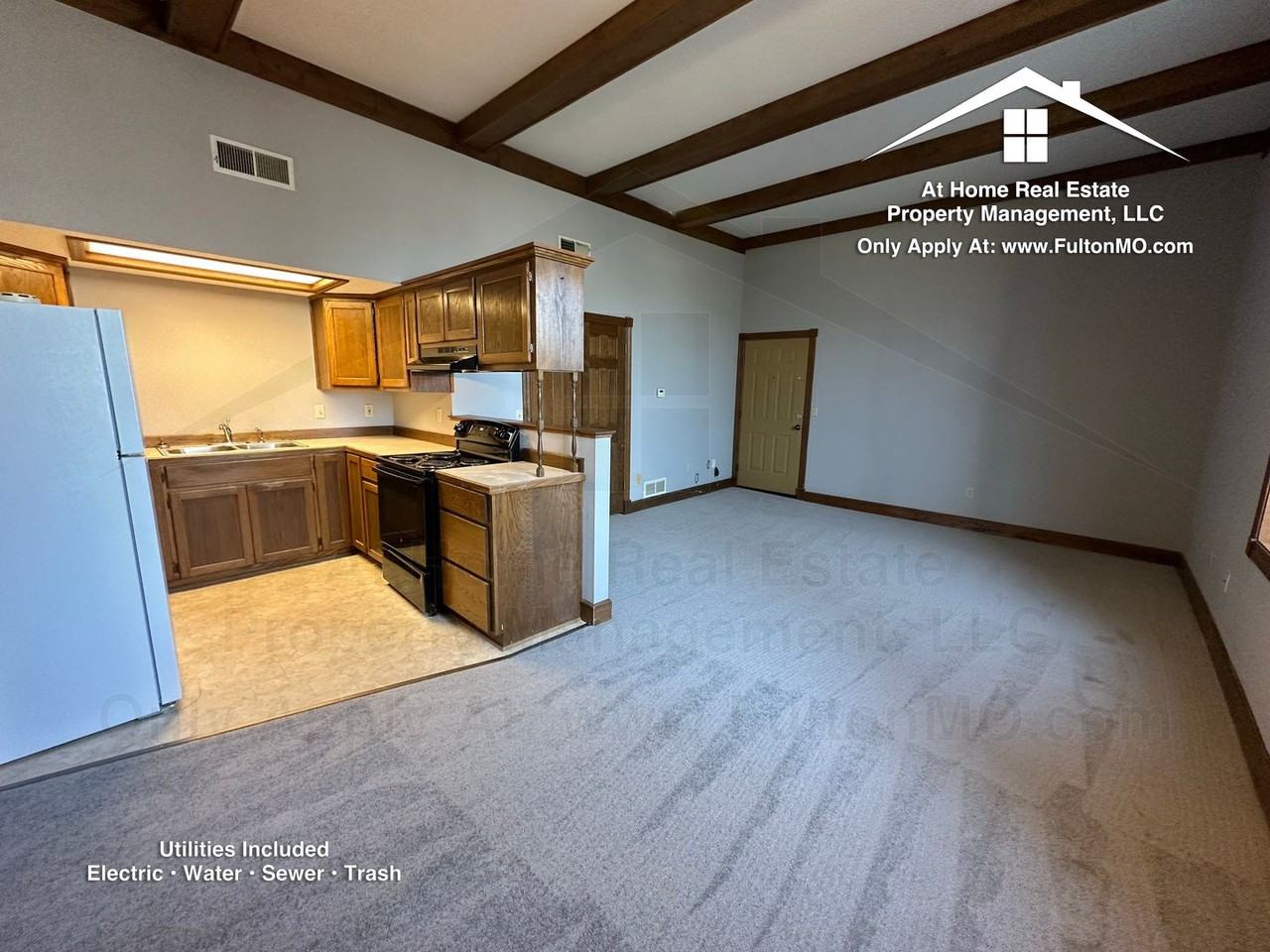 103 E 10th St - Photo 5 of 21