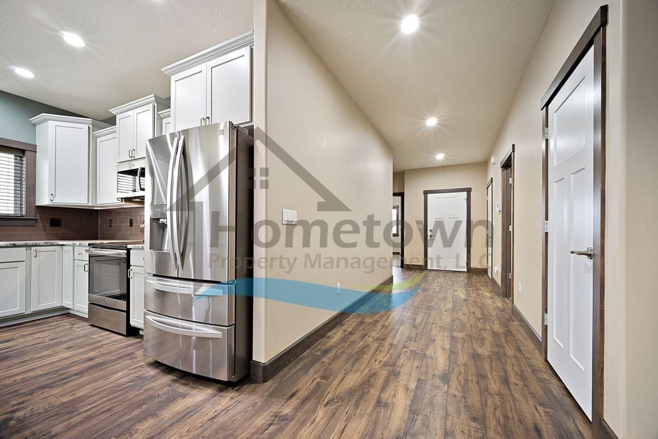 7748 N Coneflower St - Photo 5 of 41