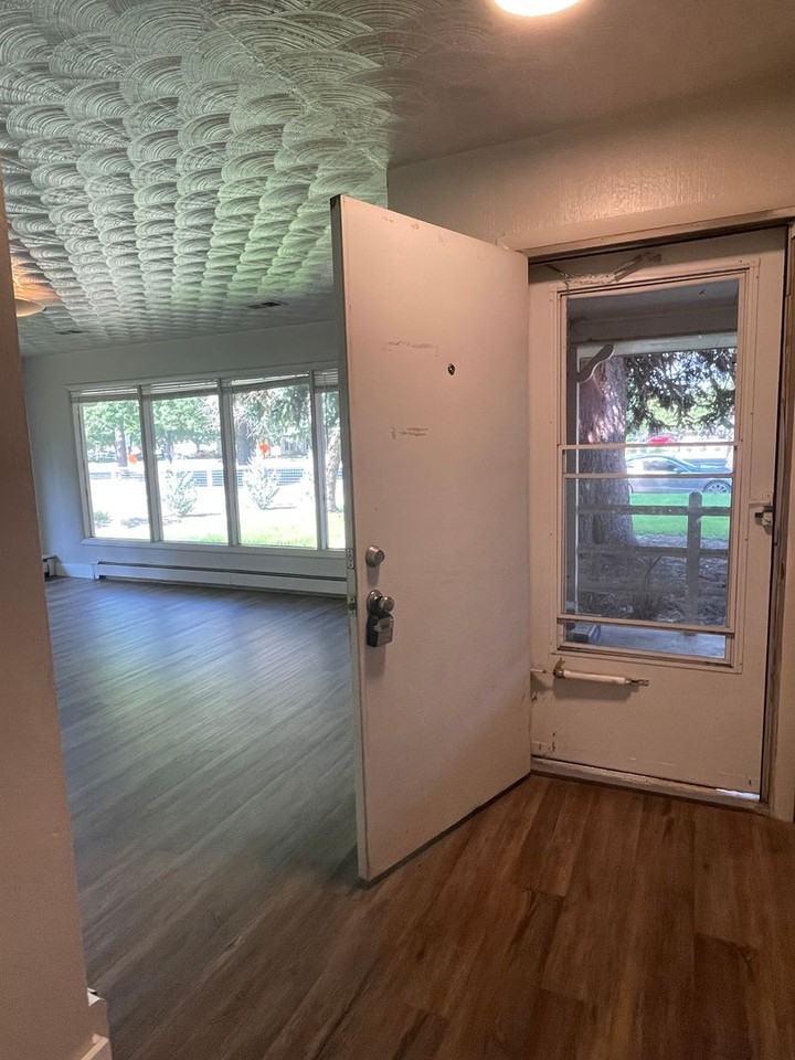 2204 S College Ave - Photo 5 of 42