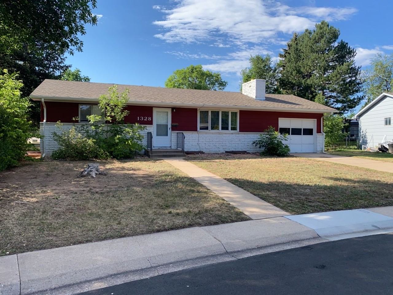 1328 Fairview Dr - Photo 2 of 43