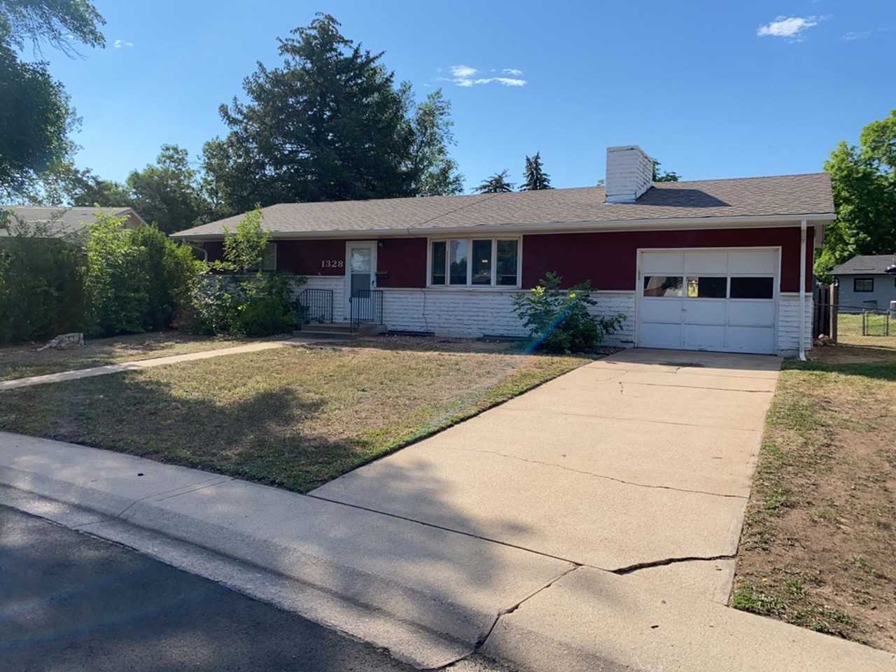 1328 Fairview Dr - Photo 3 of 43