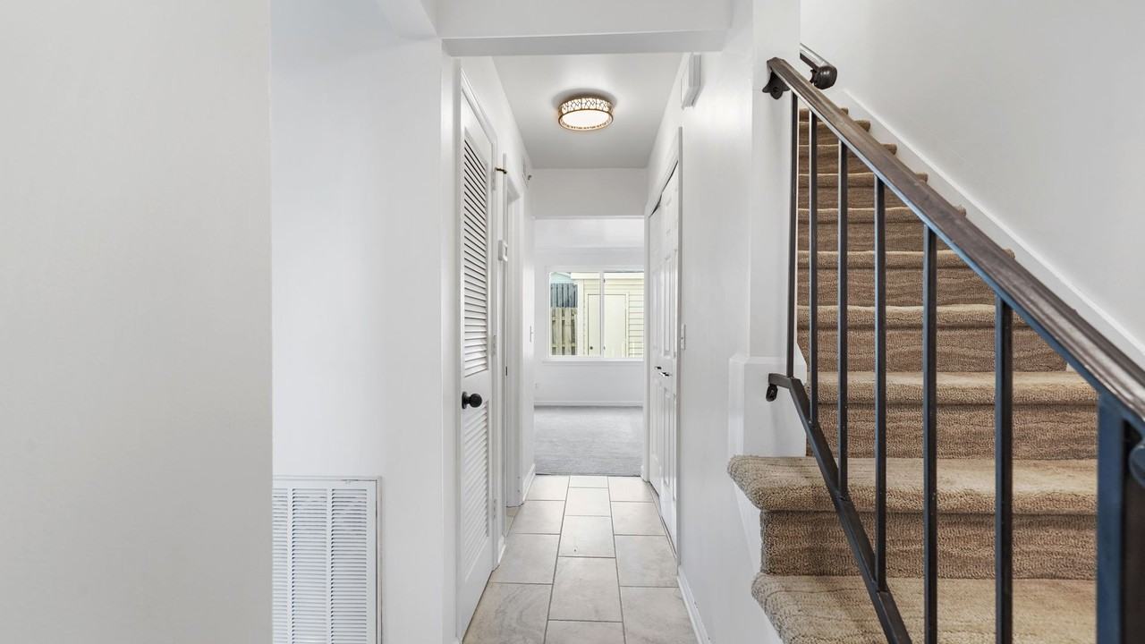 711 Brentwood Pt - Photo 4 of 26