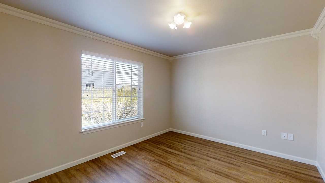 18324 80th Ave E - Photo 6 of 38