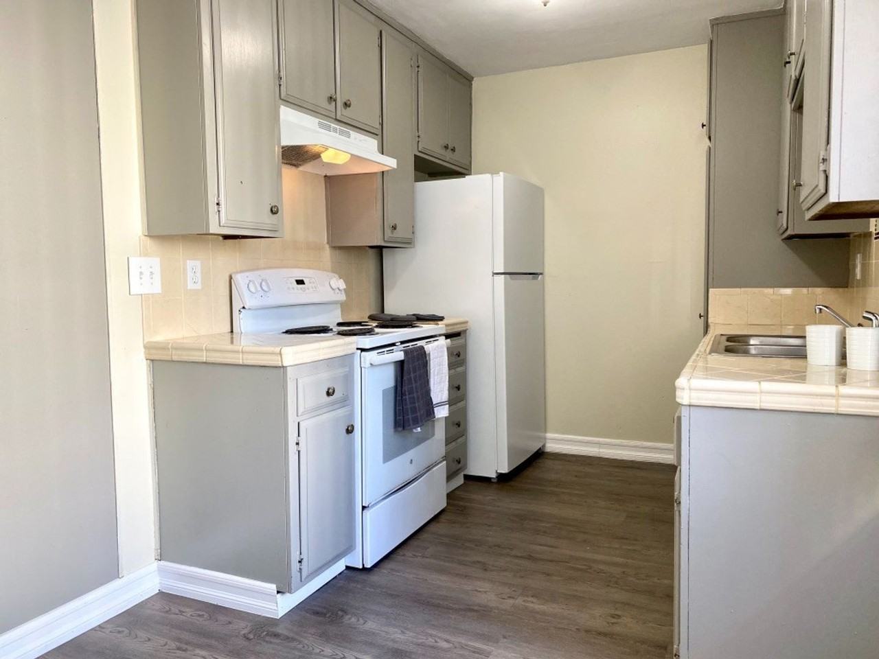 4311 Winona Ave - Photo 6 of 10