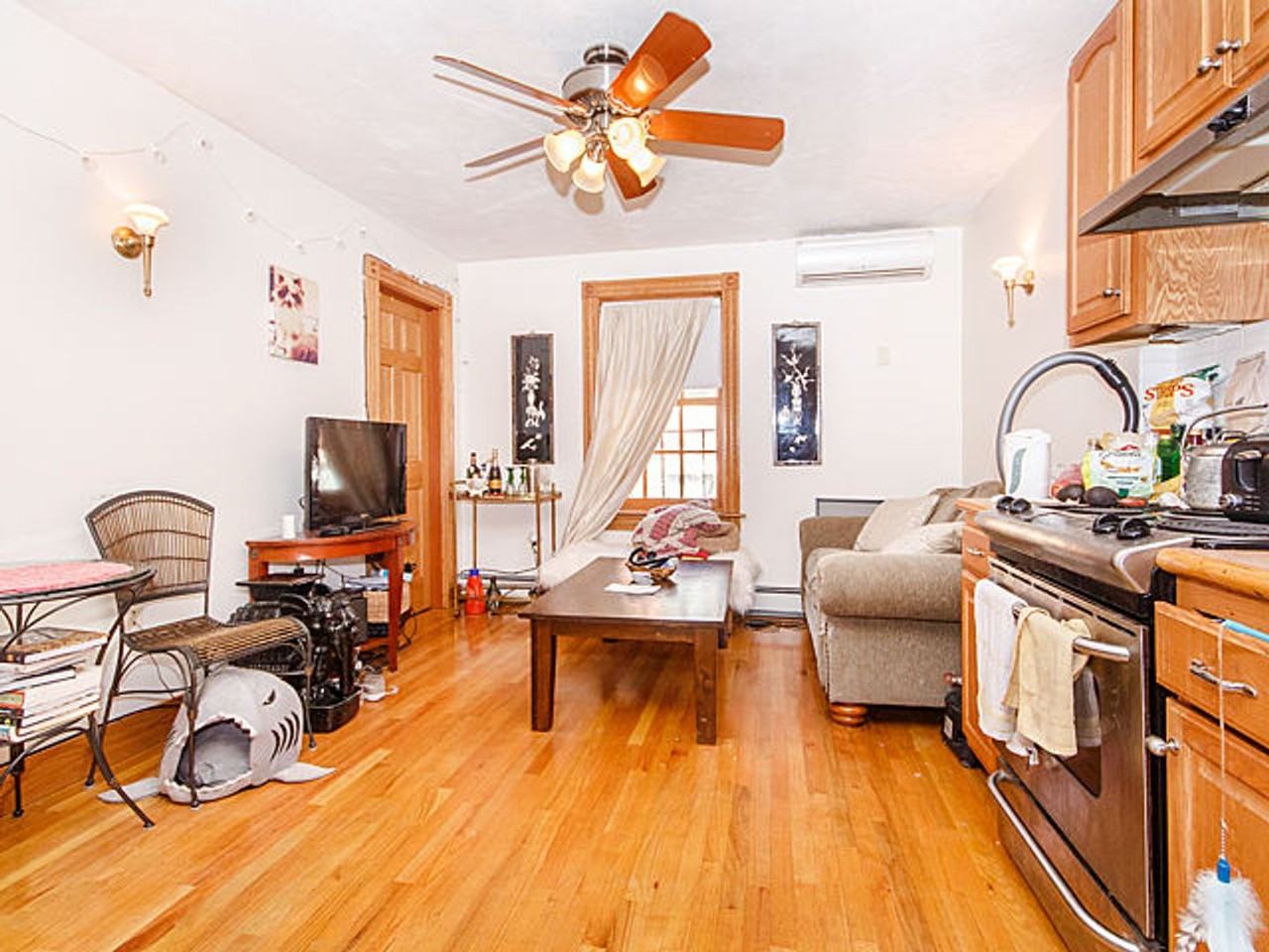 63 Anderson St - Photo 2 of 9