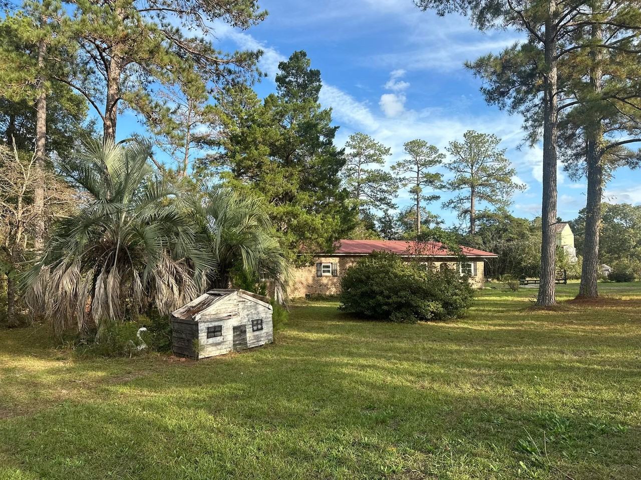 129 Industrial Blvd - Photo 2 of 14