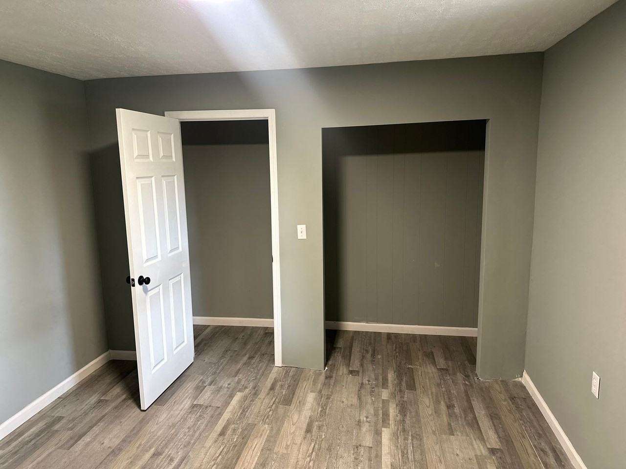 129 Industrial Blvd - Photo 4 of 14