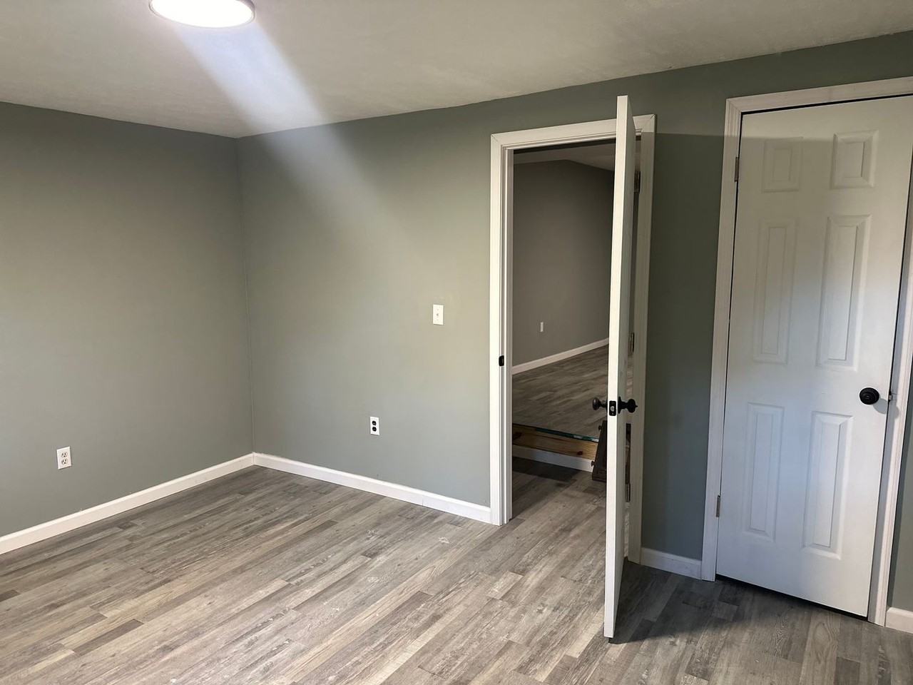 129 Industrial Blvd - Photo 5 of 14